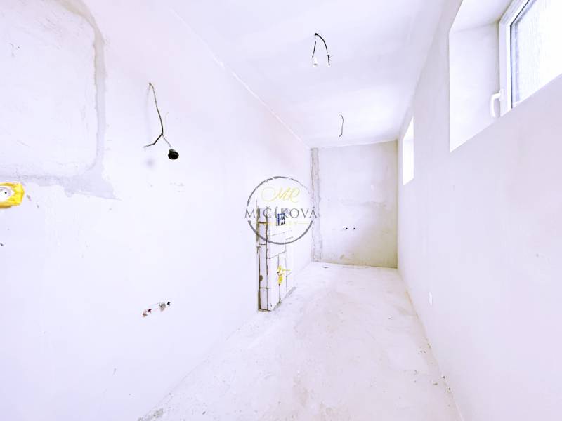 kúpelna s vanou a toaletou.jpg