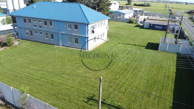 2197 pozemok vzadu aj bok jpg.jpg