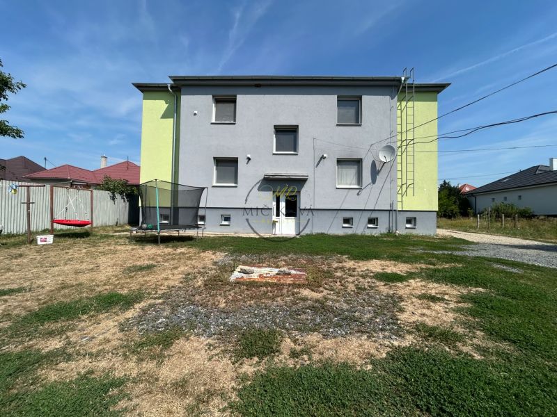 bytovka zadna 2.jpg